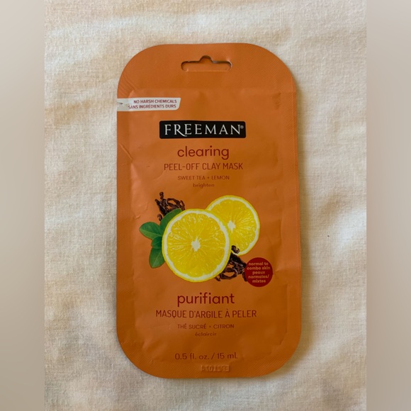 NIB - Bundle of 7 Masks ( 4 Face Masks + 1 Hand Mask + 1 Eye Mask) - Picture 6 of 15